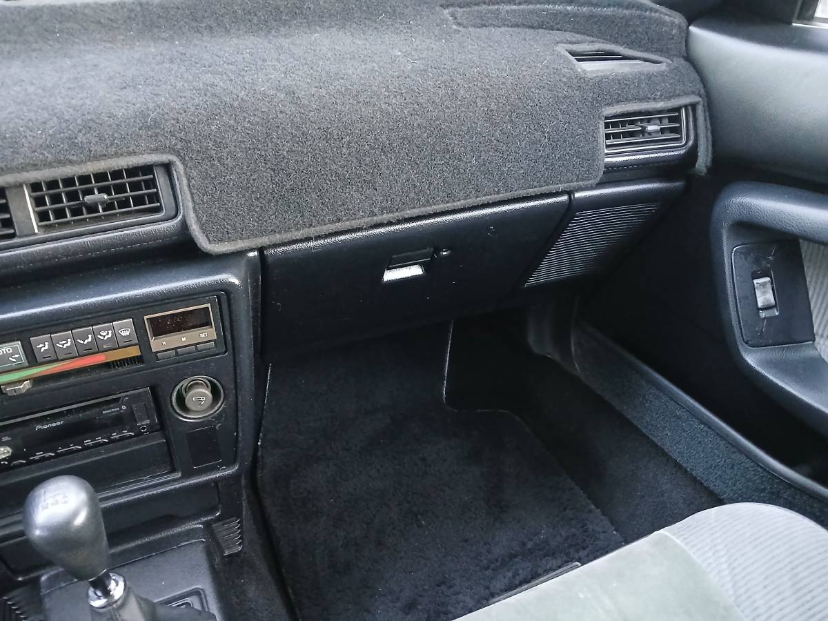 Toyota-celica-gt-convertible-1988-white-7