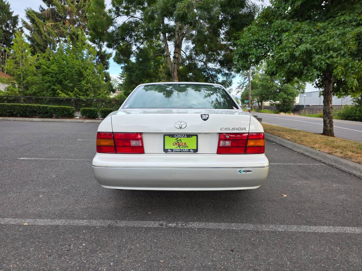 Toyota-celsior-1996-10