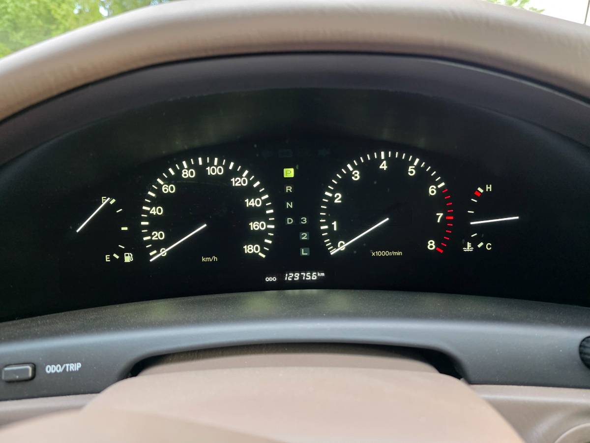 Toyota-celsior-1996-2