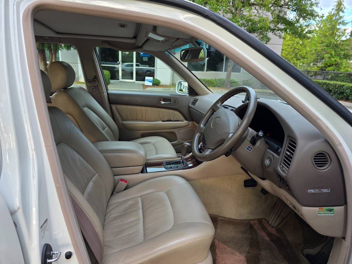 Toyota-celsior-1996-4