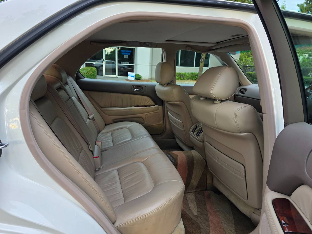 Toyota-celsior-1996-5