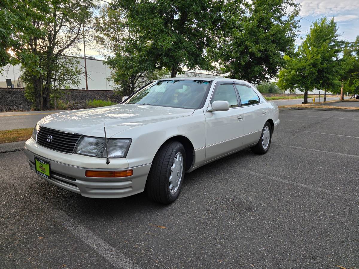 Toyota-celsior-1996-7