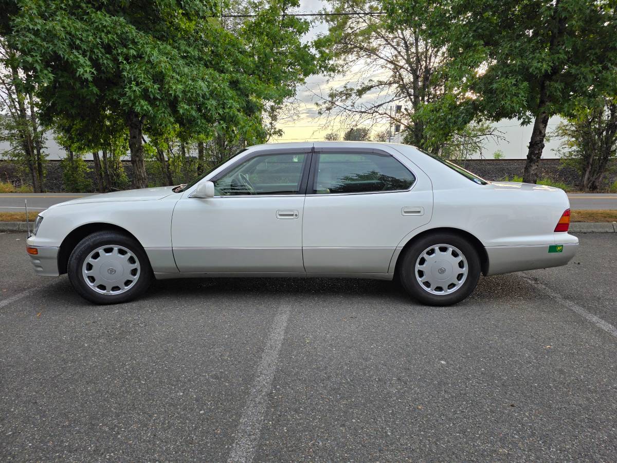 Toyota-celsior-1996-8