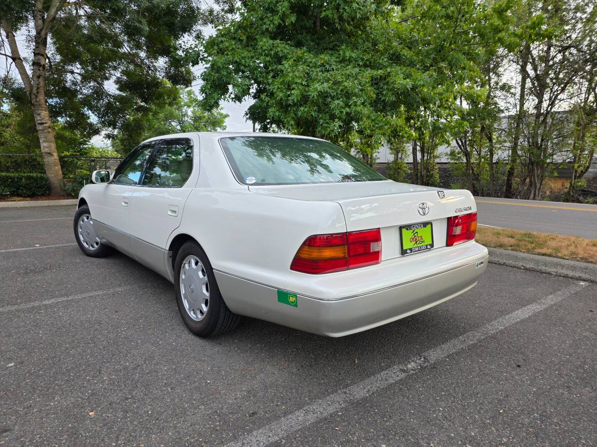 Toyota-celsior-1996-9