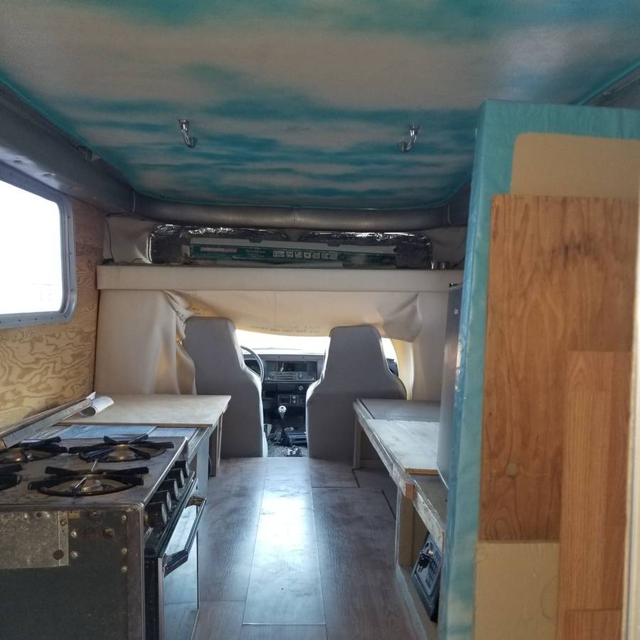 Toyota-chinook-1977-silver-17