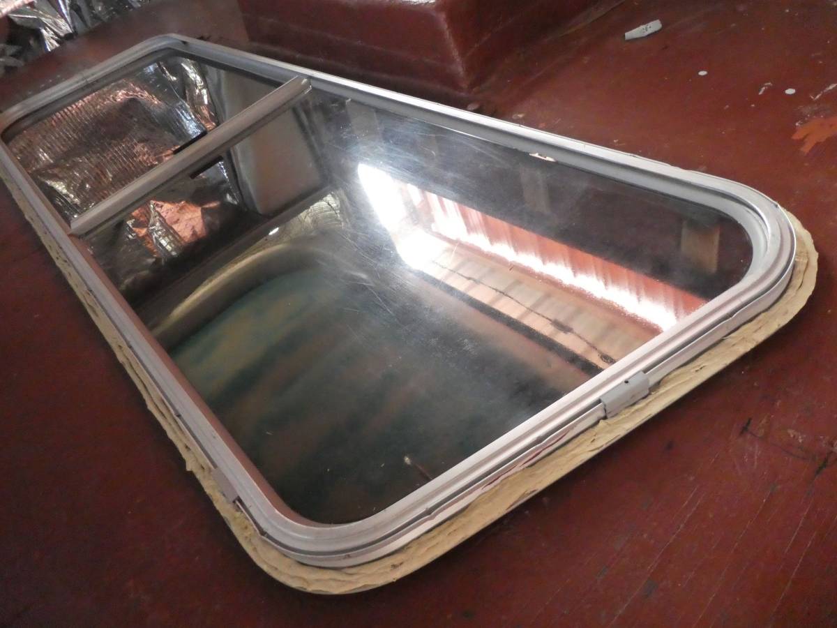 Toyota-chinook-1977-silver-19