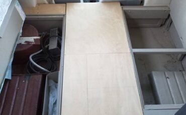 Toyota-chinook-1977-silver-3