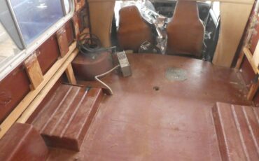 Toyota-chinook-1977-silver-4