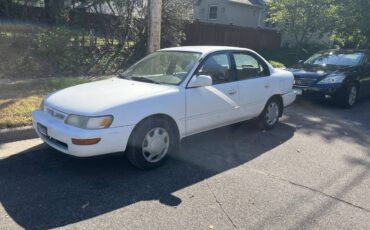 Toyota-corolla-1987-white-1