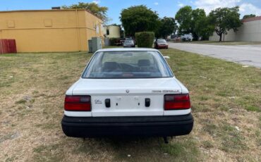 Toyota-corolla-1992-white-10