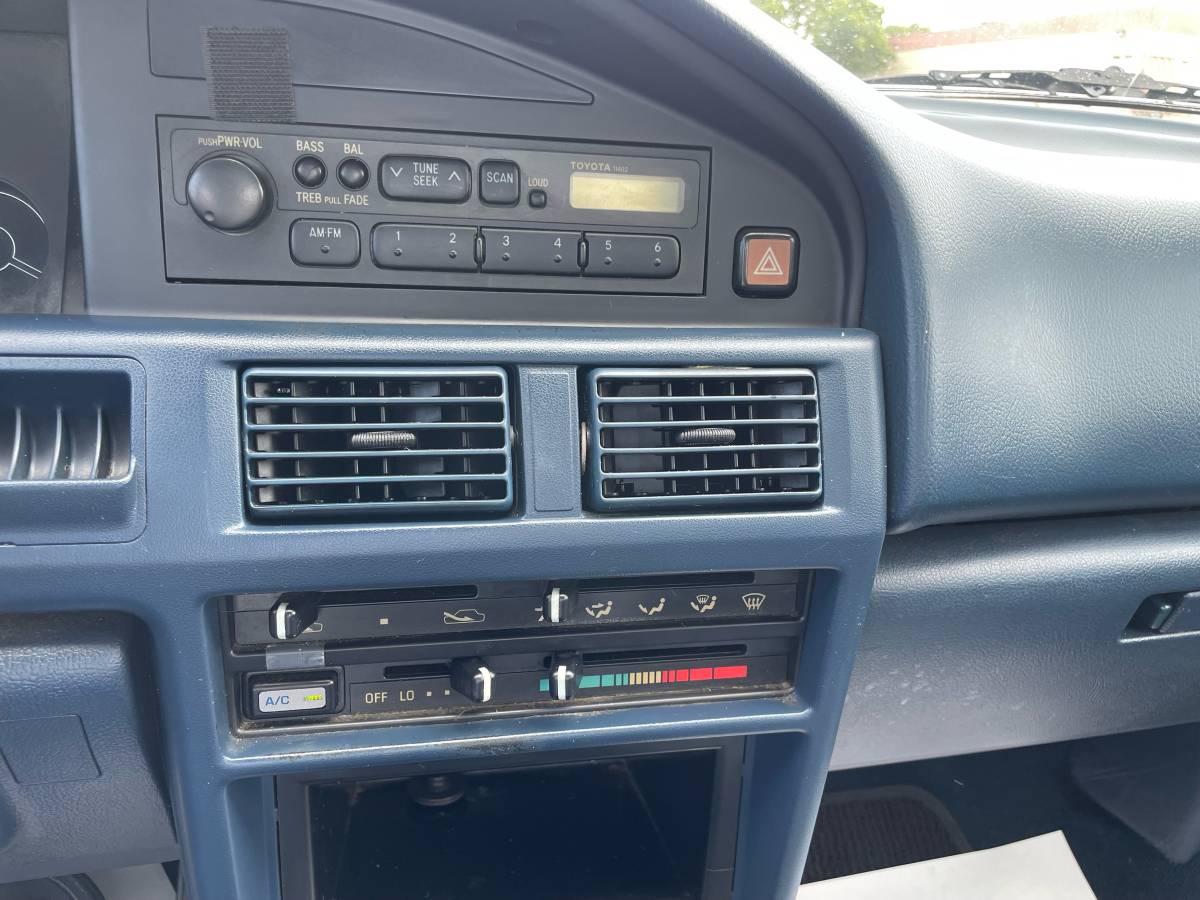 Toyota-corolla-1992-white-14