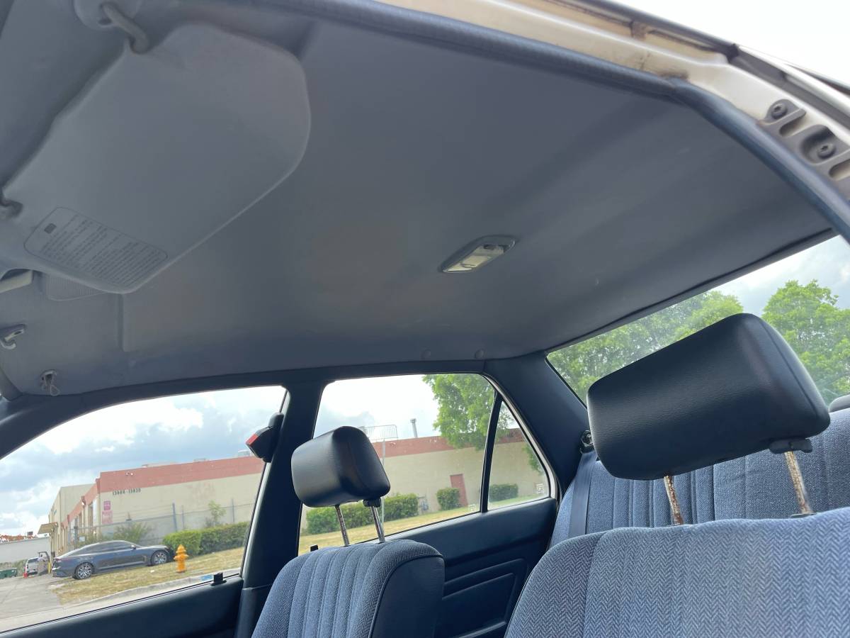 Toyota-corolla-1992-white-18