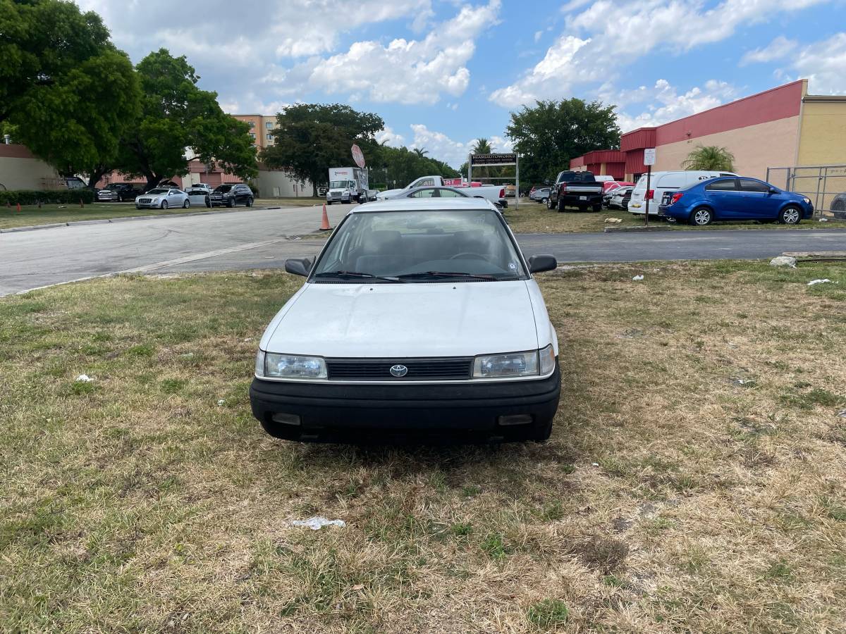 Toyota-corolla-1992-white-6