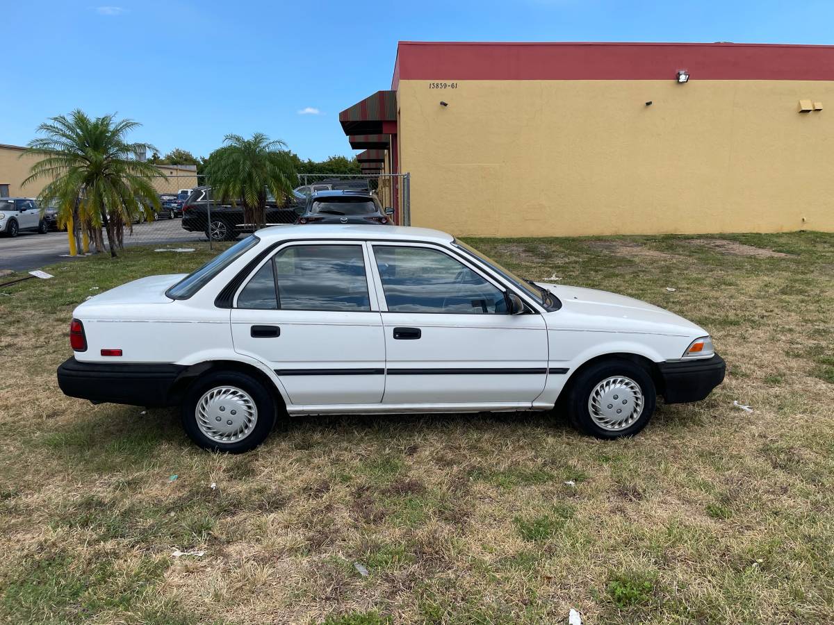 Toyota-corolla-1992-white-7