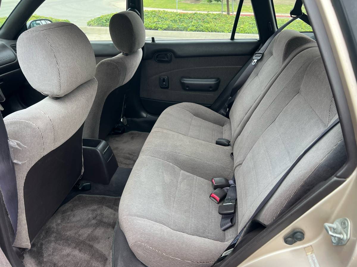 Toyota-corolla-1994-brown-14