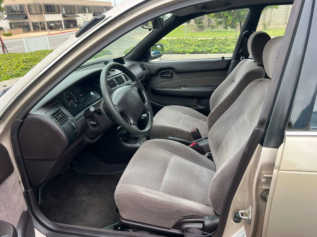 Toyota-corolla-1994-brown-16