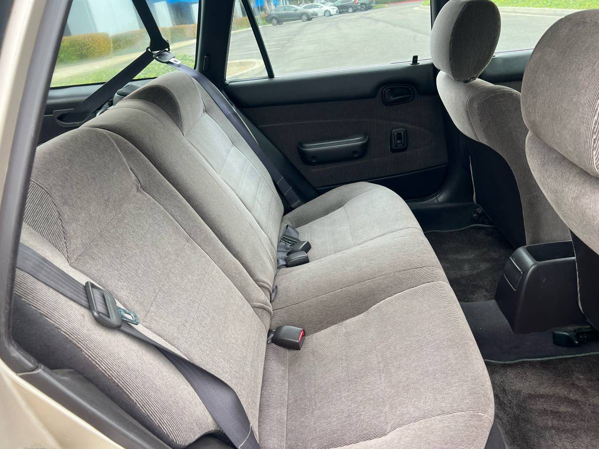 Toyota-corolla-1994-brown-9