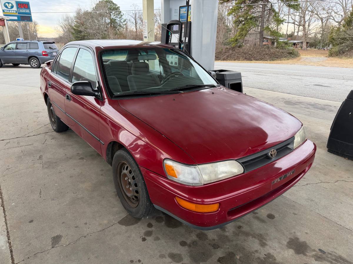 Toyota-corolla-1994-red-1