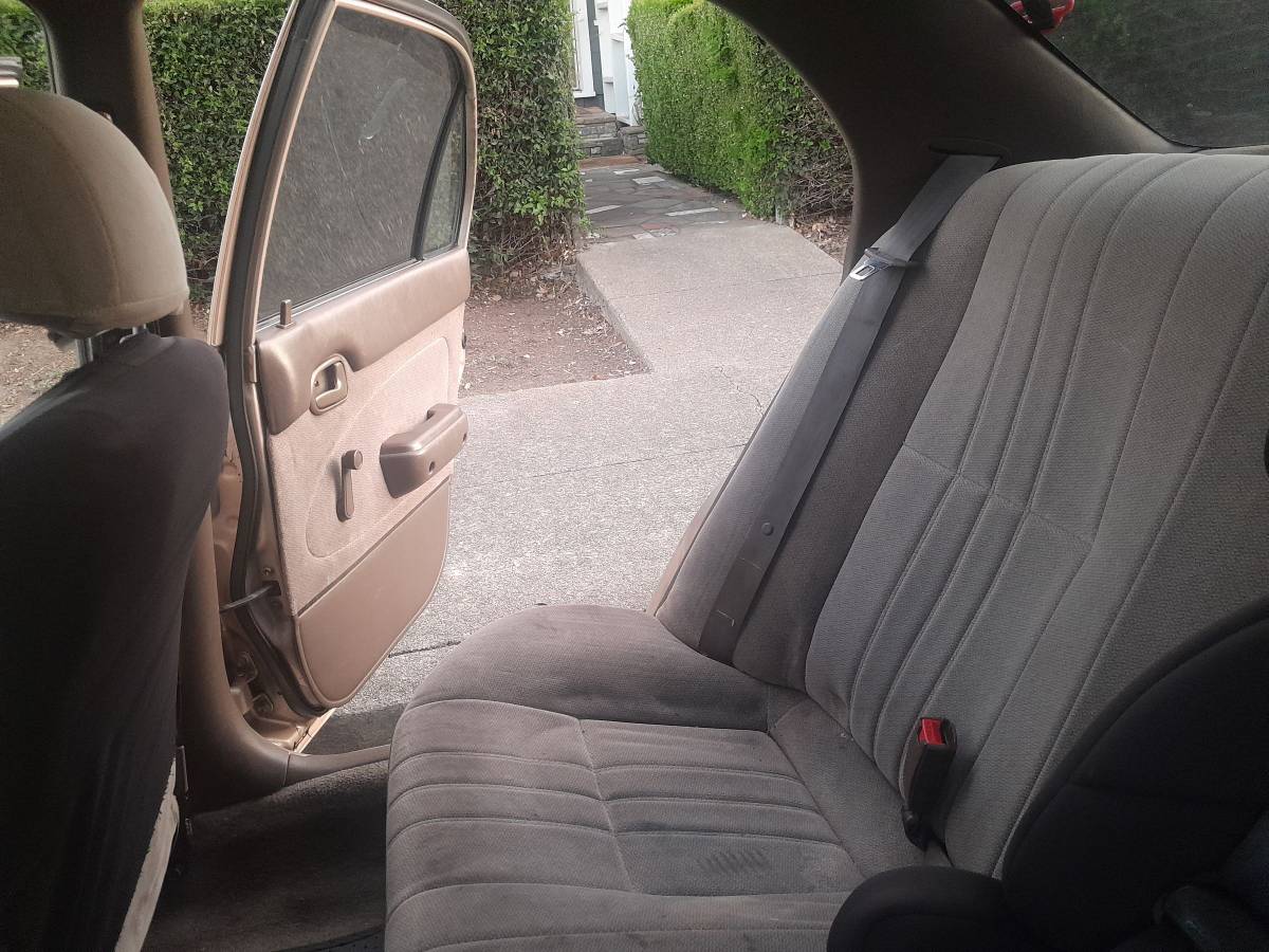 Toyota-corolla-1996-brown-6