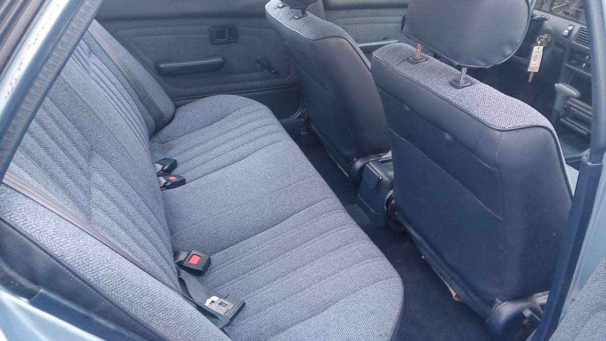 Toyota-corolla-dx-1990-blue