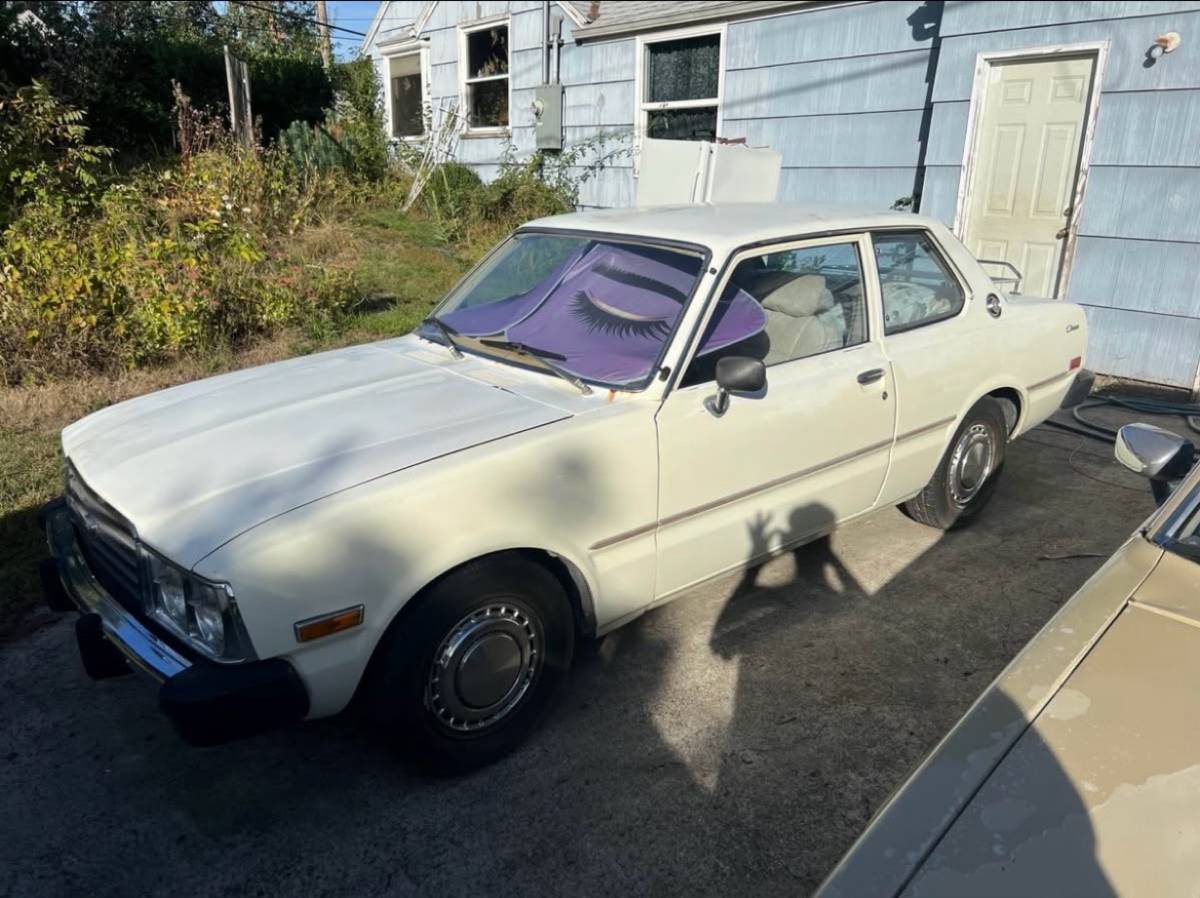 Toyota-corona-1977-white-1