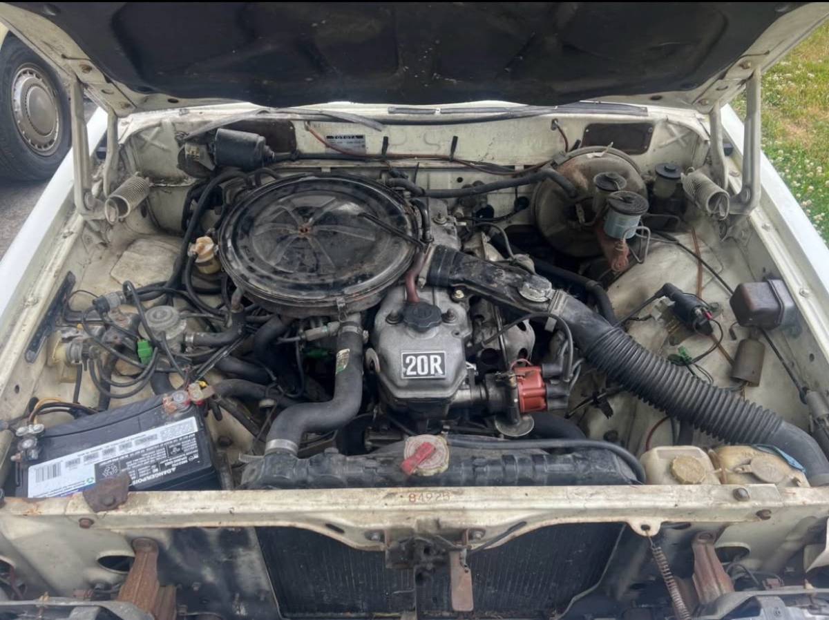 Toyota-corona-1977-white-14