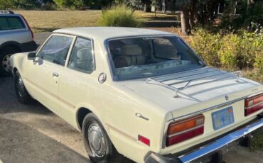 Toyota-corona-1977-white-4