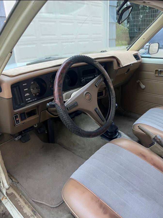 Toyota-corona-1977-white-5