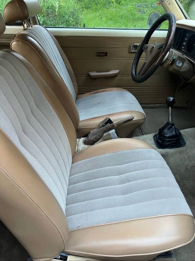 Toyota-corona-1977-white-7