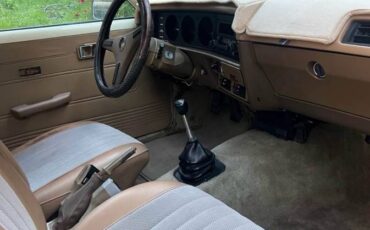 Toyota-corona-1977-white-9