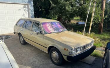 Toyota-corona-1980-brown-1