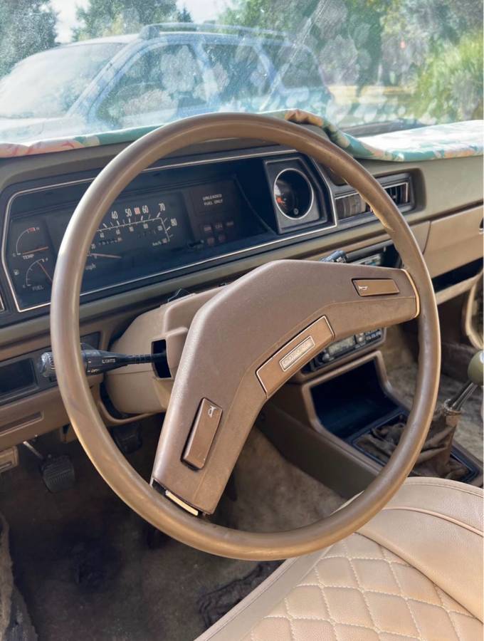 Toyota-corona-1980-brown-3