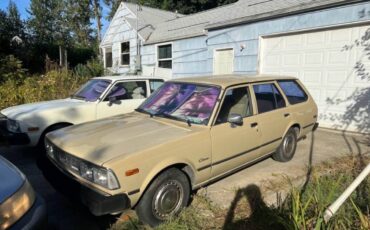 Toyota-corona-1980-brown
