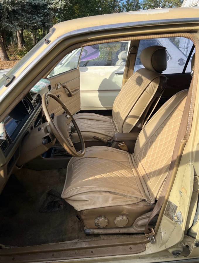 Toyota-corona-1980-brown-4