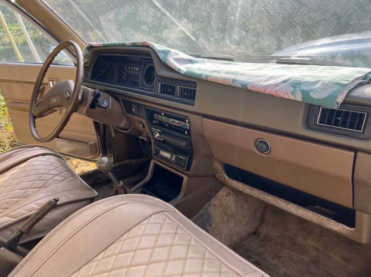 Toyota-corona-1980-brown-5