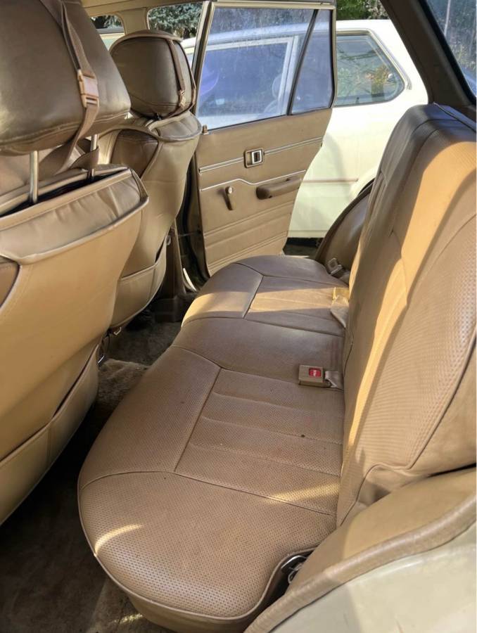 Toyota-corona-1980-brown-8