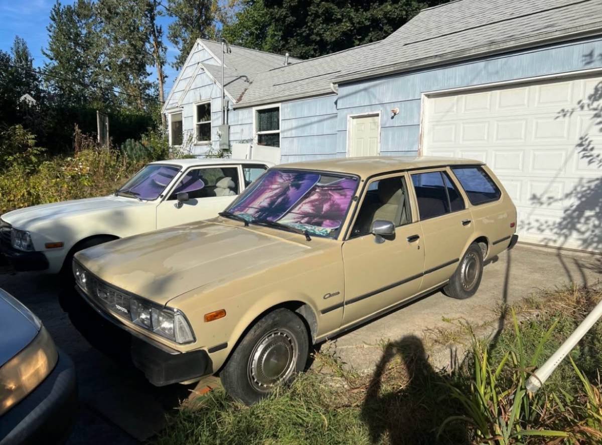 Toyota-corona-1980-brown
