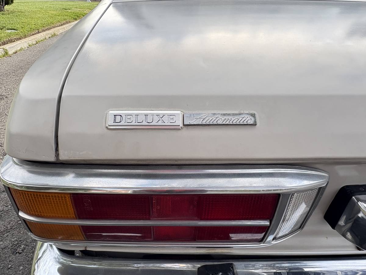 Toyota-corrona-1973-white-10