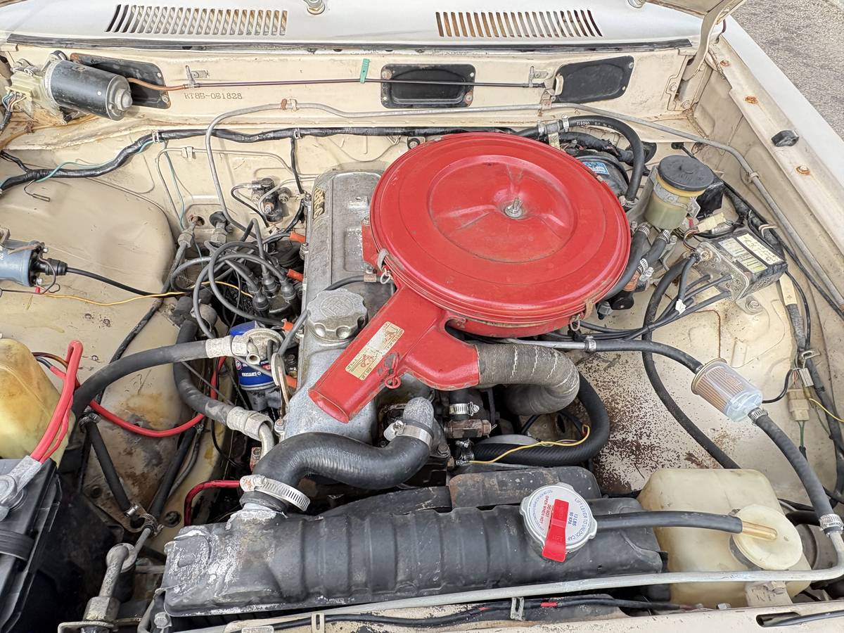 Toyota-corrona-1973-white-5