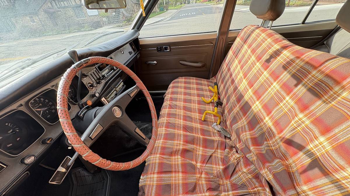 Toyota-corrona-1973-white-7