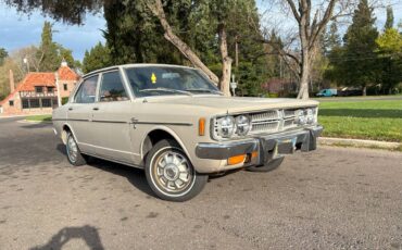 Toyota-corrona-1973-white-9