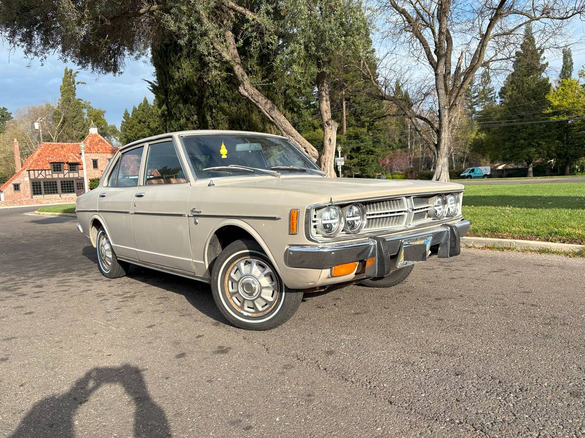 Toyota-corrona-1973-white-9