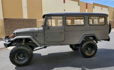 Toyota-fj45-1984-grey-3