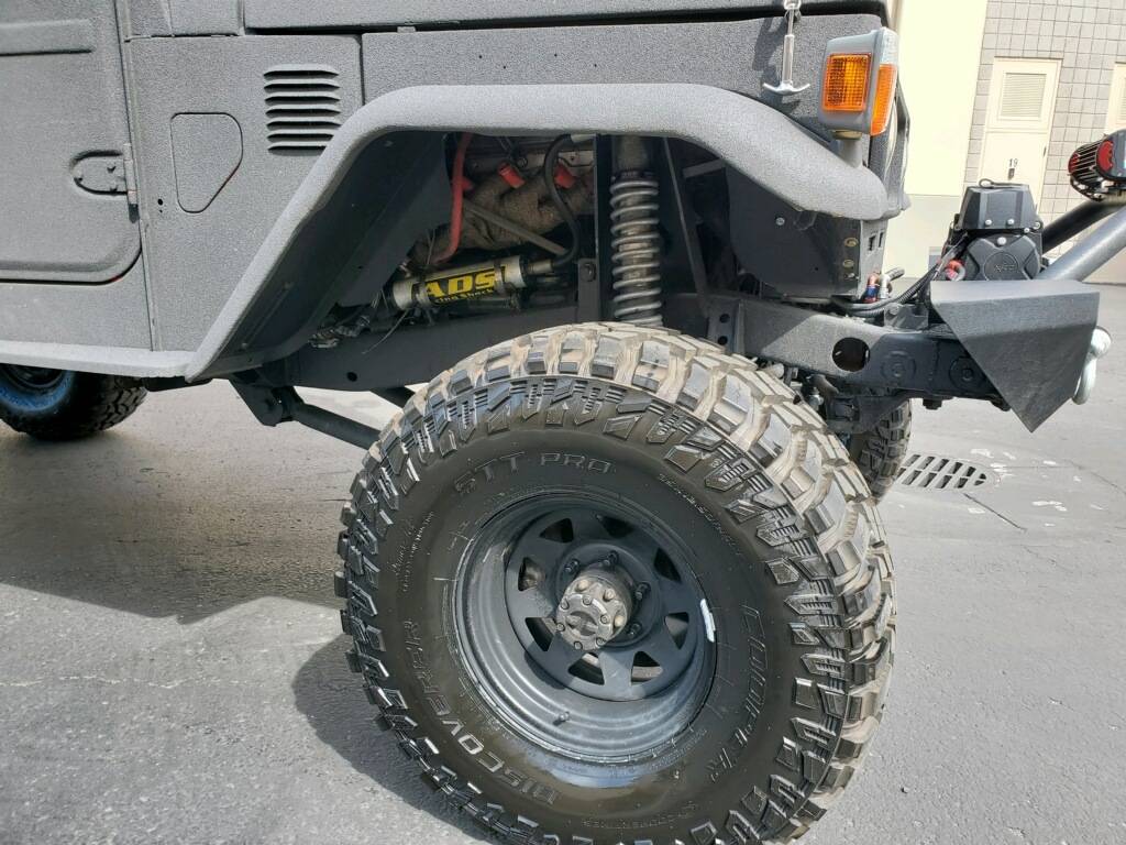 Toyota-fj45-1984-grey-6