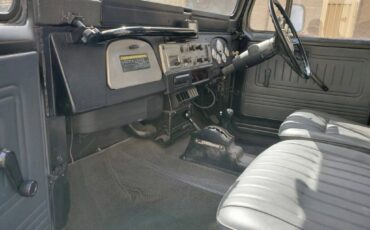 Toyota-fj45-1984-grey-8