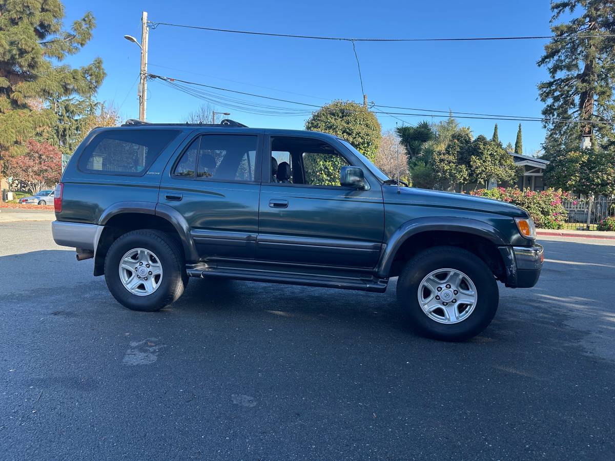 Toyota-forerunner-1996-1