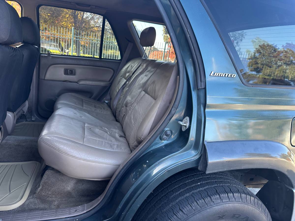 Toyota-forerunner-1996-8