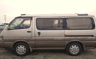 Toyota-hiace-van-diesel-1996