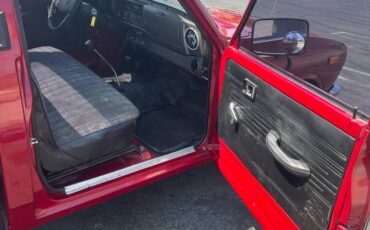 Toyota-hilux-truck-1972-red-11