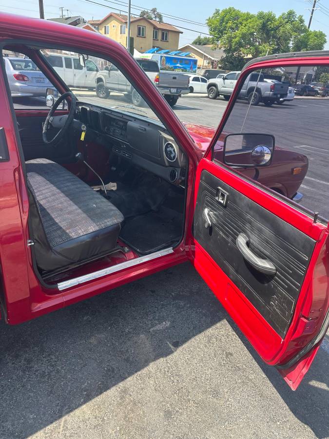 Toyota-hilux-truck-1972-red-11